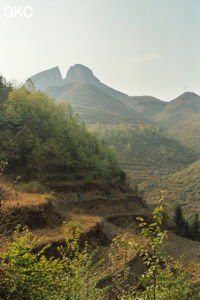La brèche sur les hauts du plateau de Baoji (Panxian Guizhou).