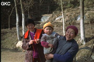 Trois générations... (Hefeng, Hubei)